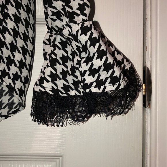 Harve Benard Houndstooth Blouse - Picture 2 of 2